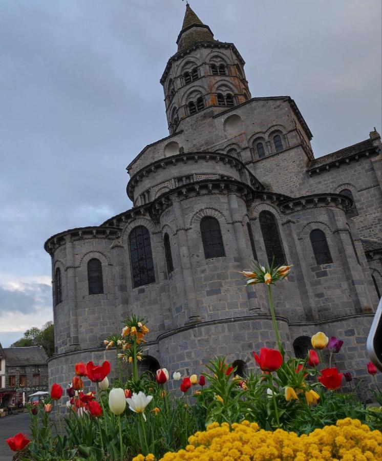 Coquelicot, Entre Volcans D Auvergne Et Sancy, Orcival. Екстер'єр фото